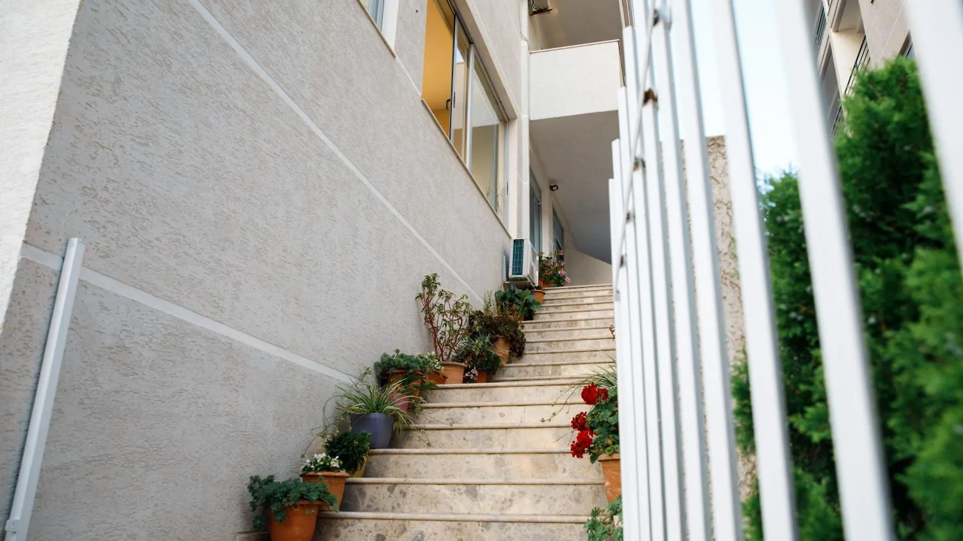Grand Blue Aparthotel Sarande